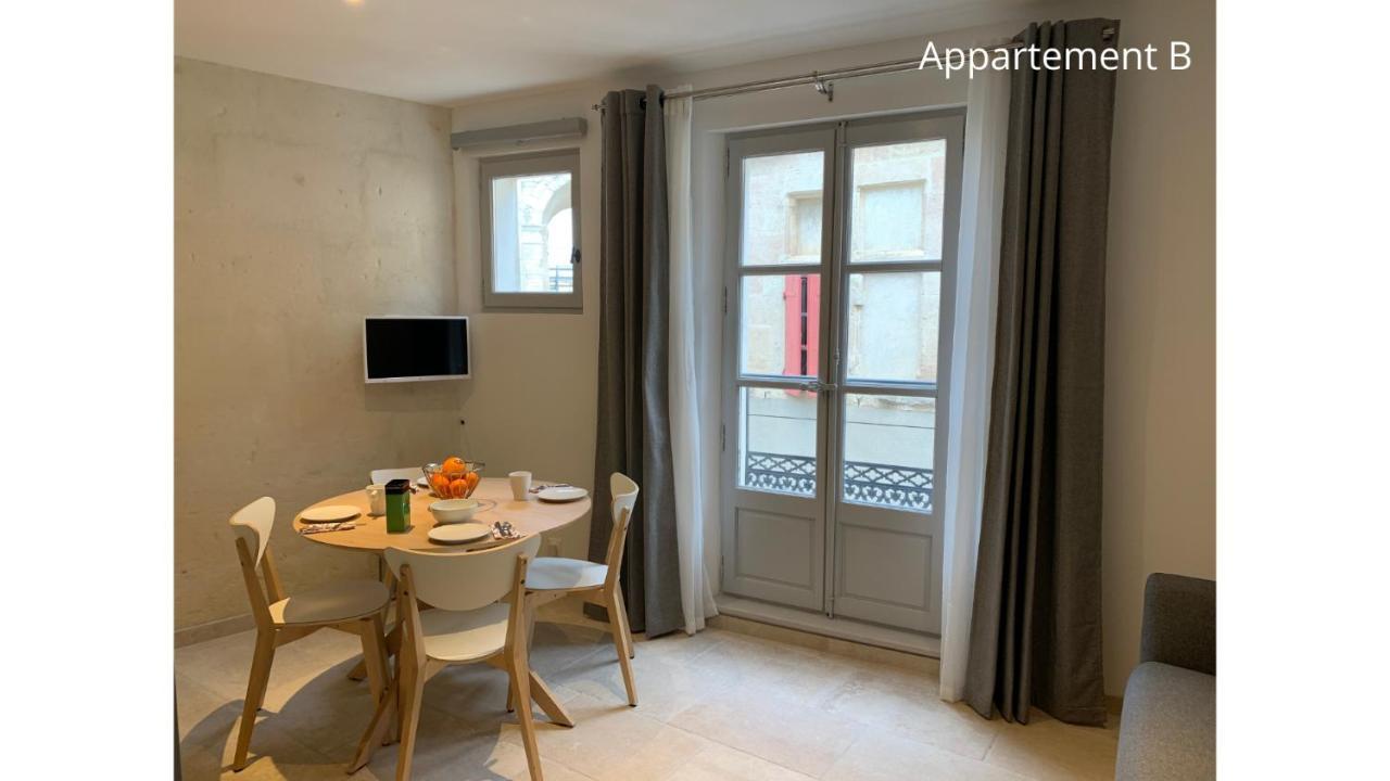 Holiday In Arles: Appartement De L'Amphitheatre Luaran gambar